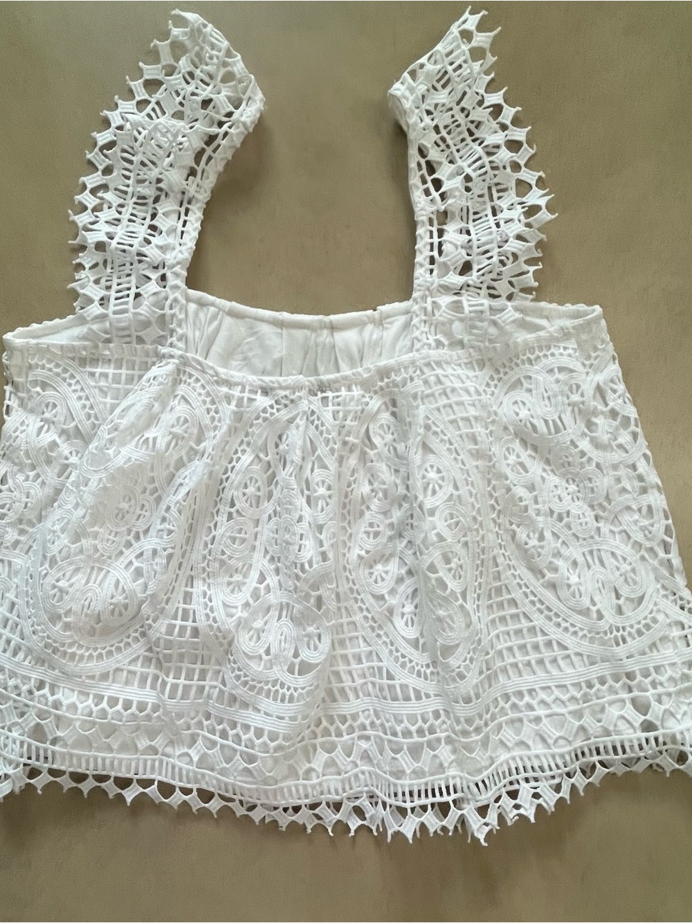 NWT Express White Crochet Lace Boho Ruffled Crop Tank Top Size Small - Picture 9 of 11